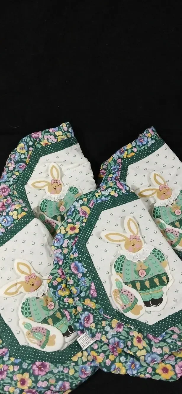 Vintage Rabbit Spirting Placemats with Utensil Pocket Set 4 Pansies Eyelet Lace
